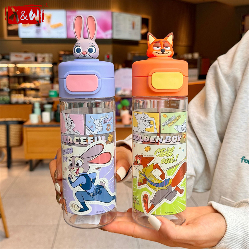 Sports Equipment Stores - Bouteille d'eau X&W pour Disney, pour